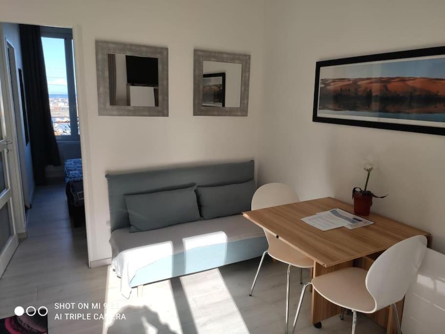 Studio Tribord Le Treport - Vue Mer & Falaises Exterior foto